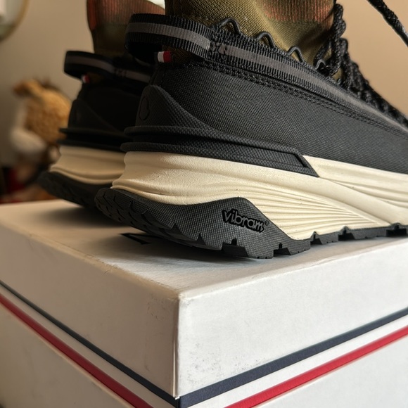 Like new. Size 38.5, but fits small. Better suited for US 7/7.5. - Picture 5 of 7